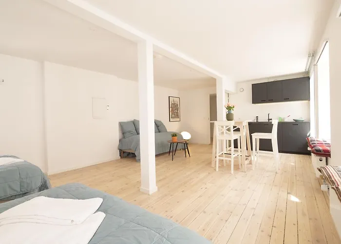 Rent A Place 1 - 4 *