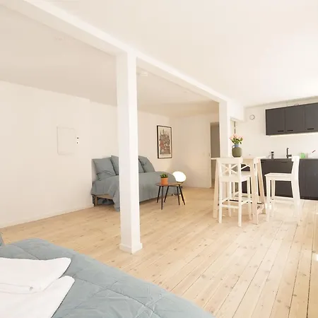 Rent A Place 1 - 4 *